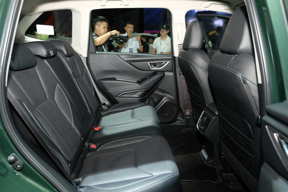 hàng ghế sau Subaru Forester 2023
