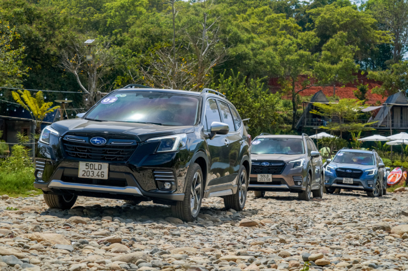so-sanh-subaru-forester-hay-mitsubishi-outlander